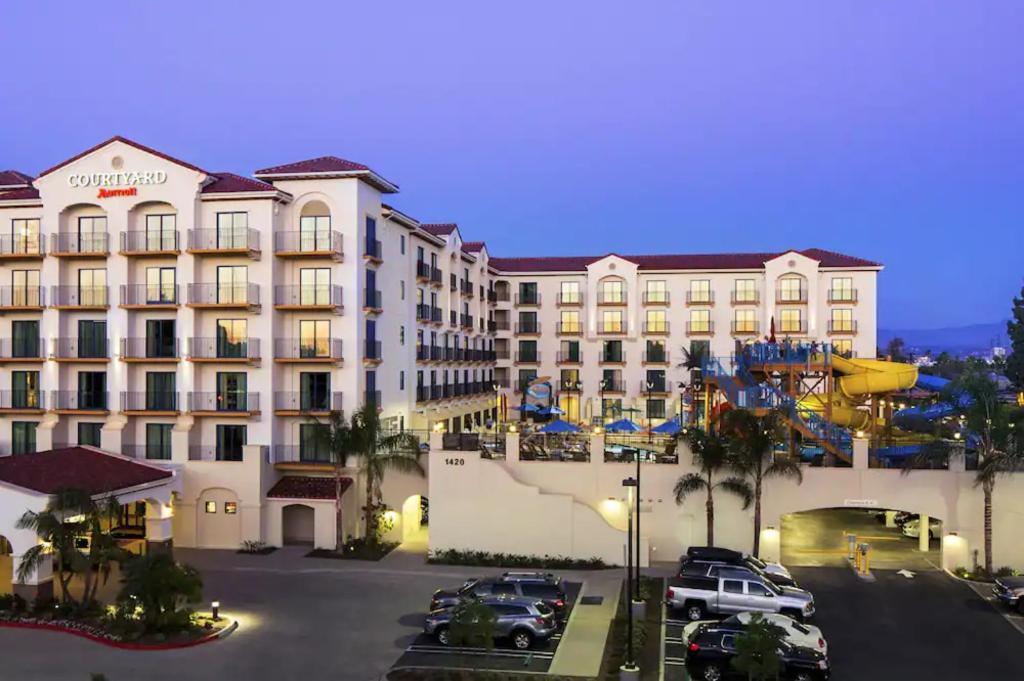 Courtyard Anaheim Theme Park Entrance Ξενοδοχείο Εξωτερικό φωτογραφία